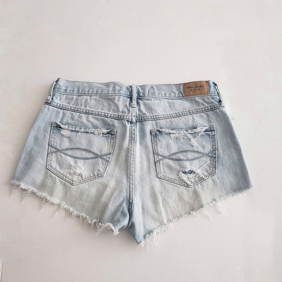 Abercrombie & Fitch embroidered cutoff jean

short - Picture 3 of 8